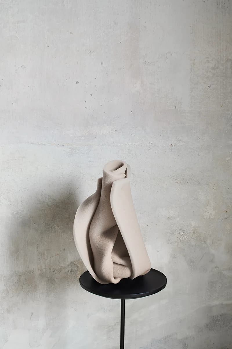 Hourglass AM060 by Amura Lab