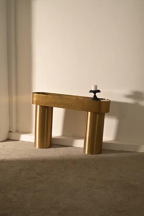 Pisa Console Table © by Nama homes