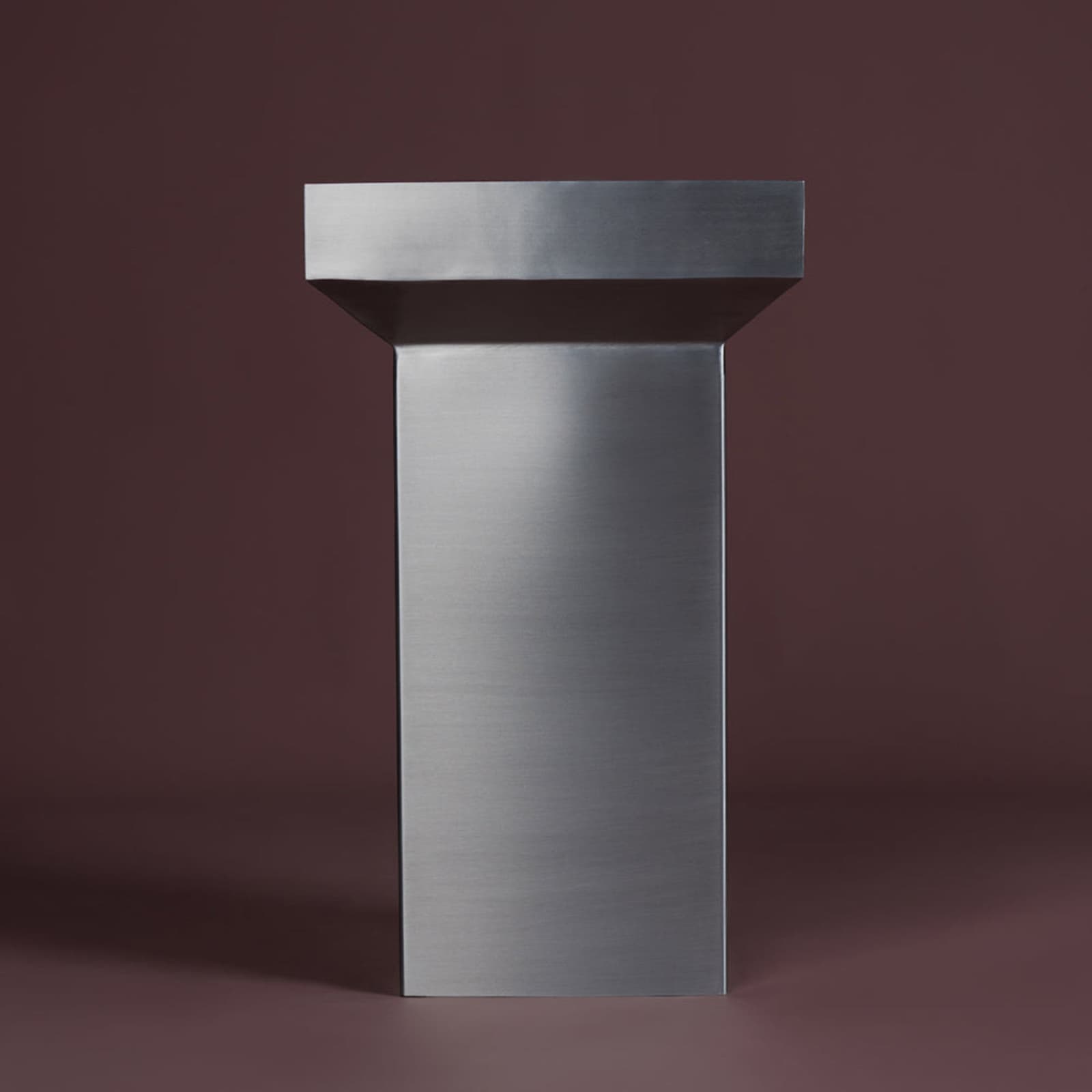 GRID SHOT TABLE by One O One Studio