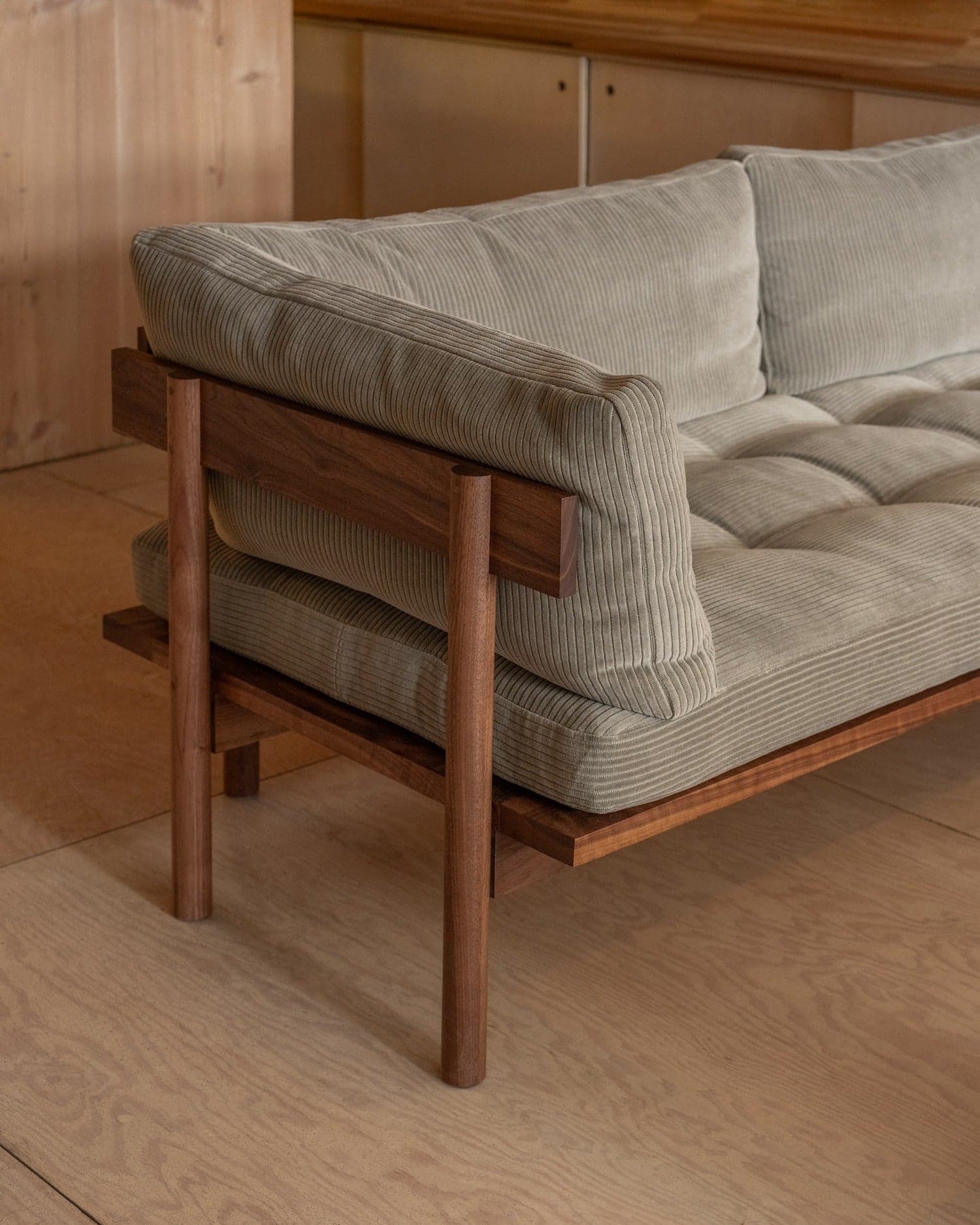 Amazon Arm Sofa by CraftCurve